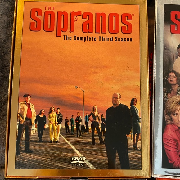 The Sopranos TV Series: GC The Sopranos dvd set 1-6 Part 1 - Picture 4 of 7